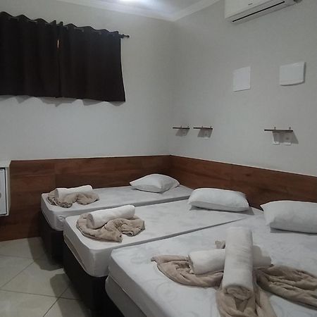 Pousada Quarto Privativo A 600 Mts Da Basilica Nova Aparecida  Extérieur photo